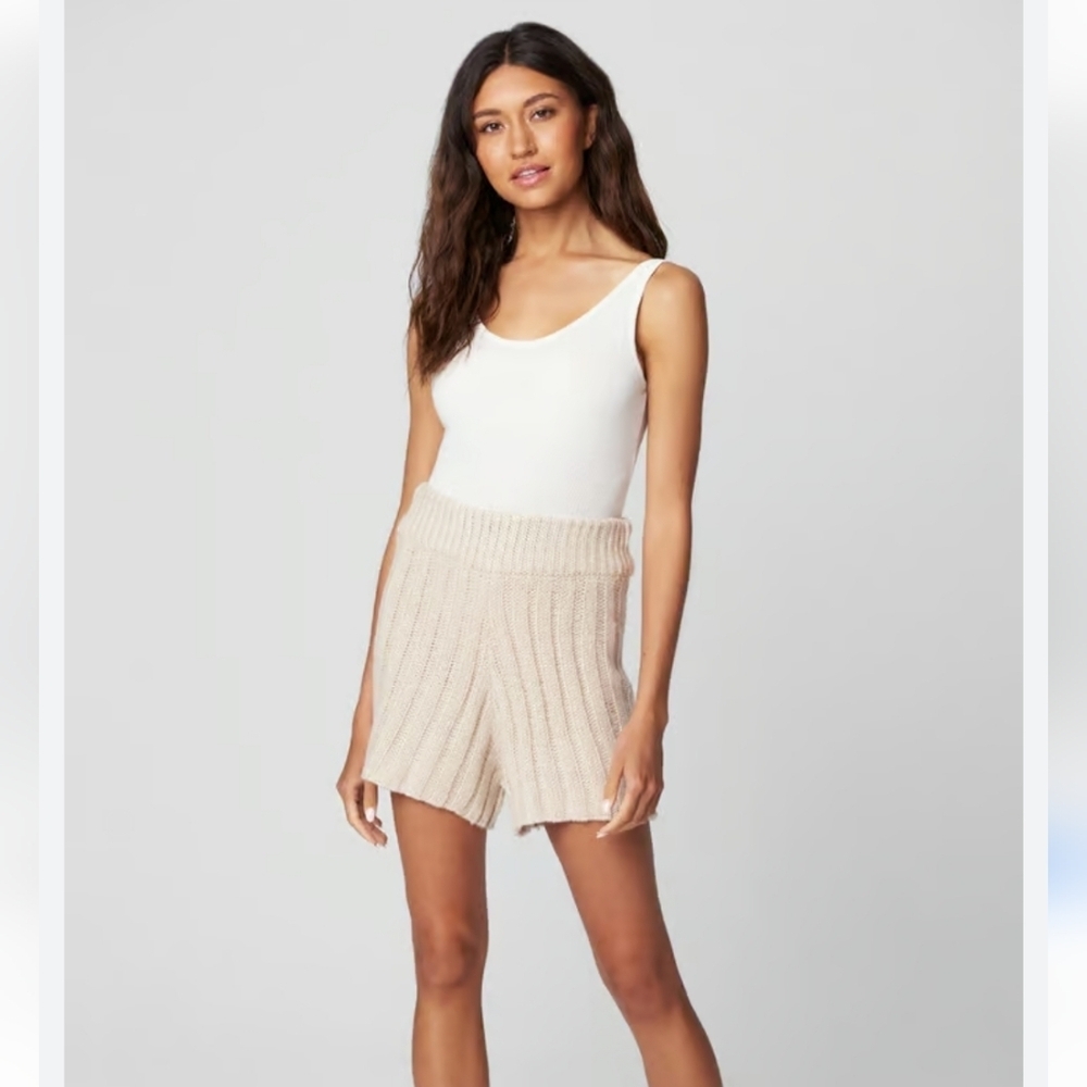 NWT*BLANK NYC Give It Back ribbed sweater shorts womens size Medium